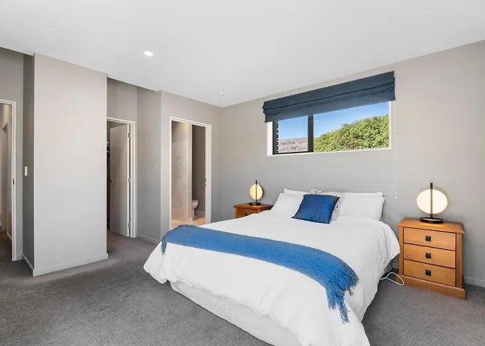 Heritage 10 - Wanaka